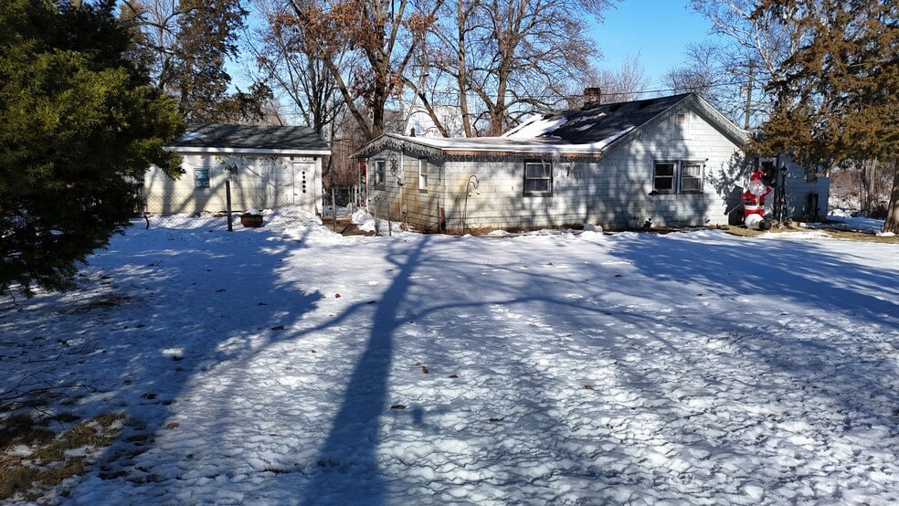 More Photos Of 3007 S Alpine Rd, Rockford Industrial For Lease