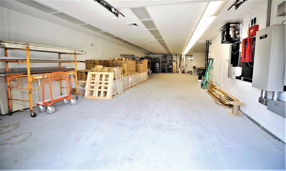 More Photos Of 60 Millstone Rd, Somerset Light Distribution For Lease