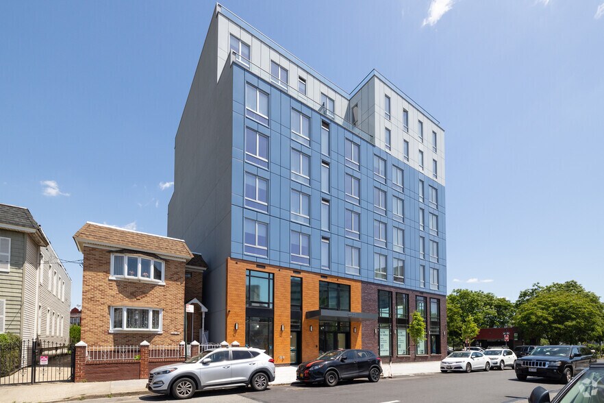 More Photos Of 132-77 Metropolitan Avenue, Kew Gardens Apartments For Lease