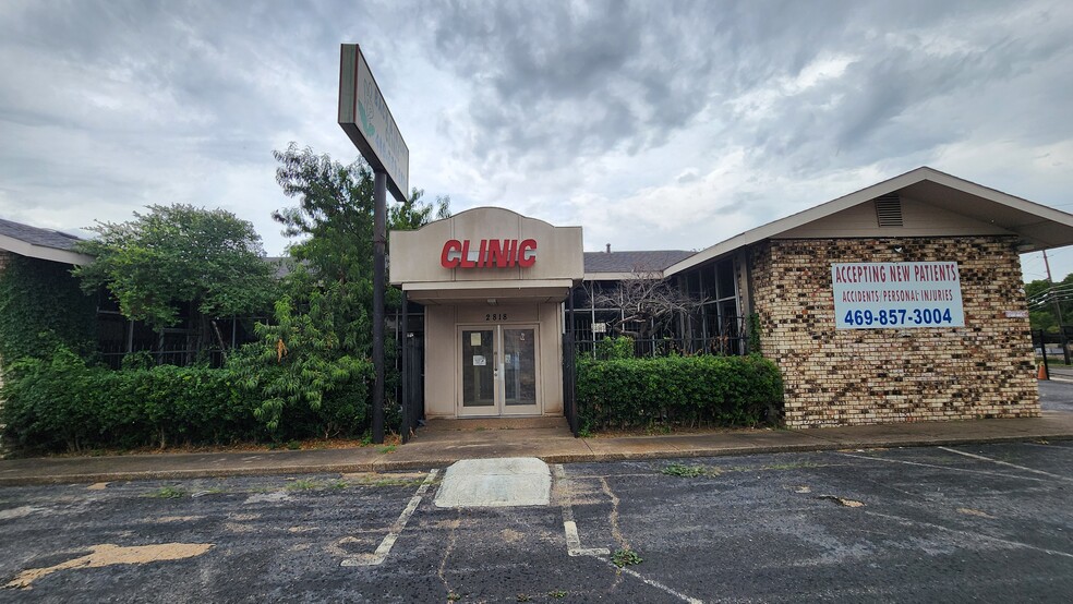 Primary Photo Of 2818 Fort Worth Ave, Dallas Healthcare For Lease