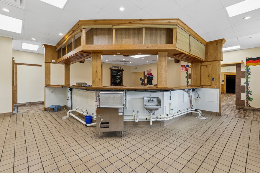 More Photos Of 102 N Rogers St, Aberdeen Restaurant For Sale