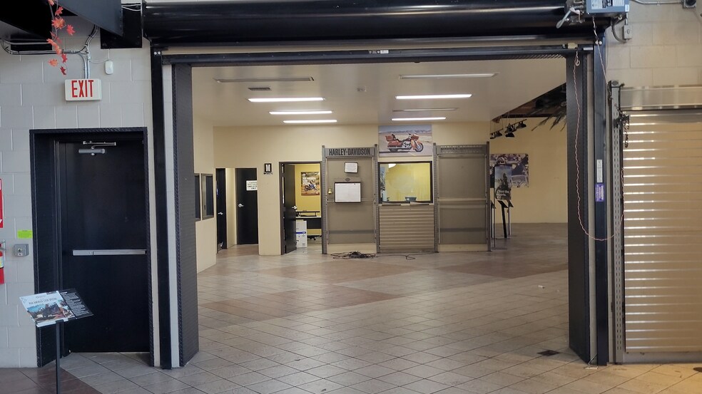 More Photos Of 1517 Pacific Coast Hwy, Harbor City Auto Dealership For Sale