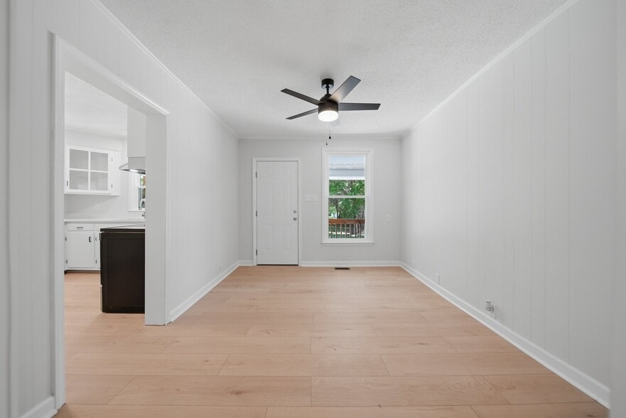 More Photos Of 1303 S Sterling, Morganton General Retail For Sale