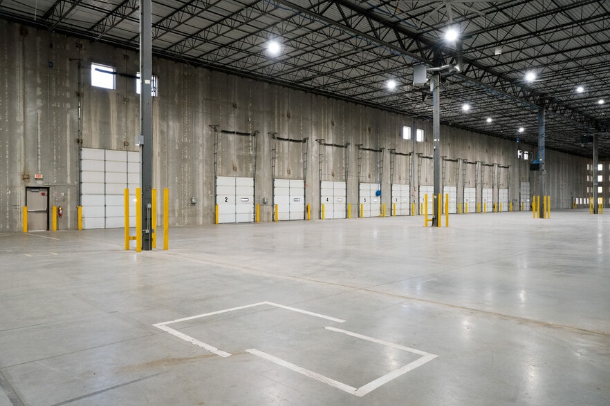 More Photos Of 12280 Oakland Park Boulevard, Highland Park Warehouse For Lease