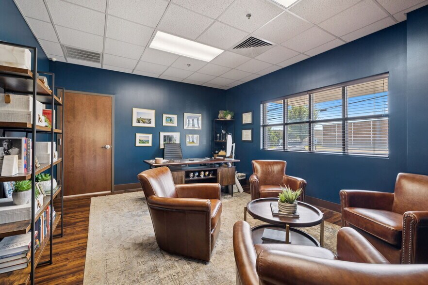 More Photos Of 811 Cowan St, Nashville Distribution For Sale