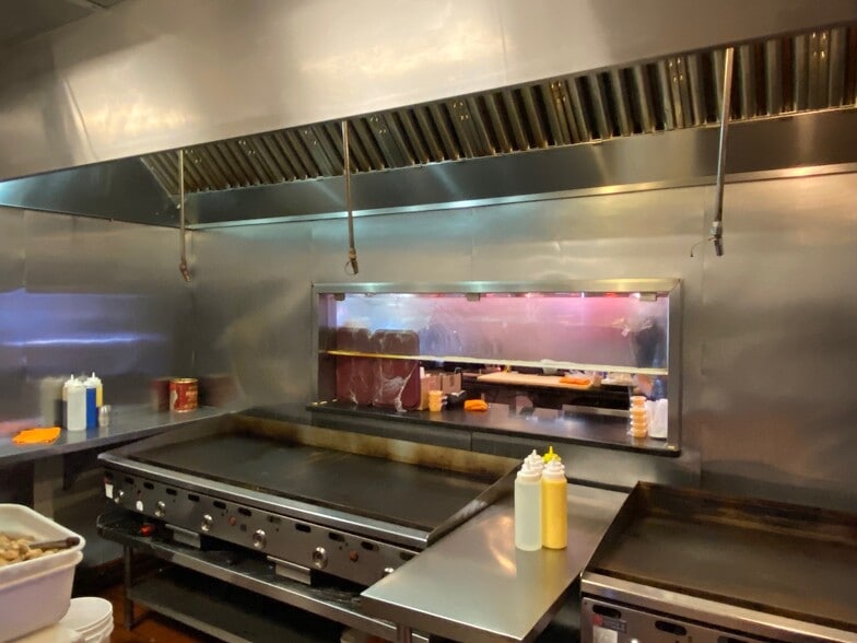 More Photos Of 1015 Winchester Rd, Lexington Fast Food For Sale