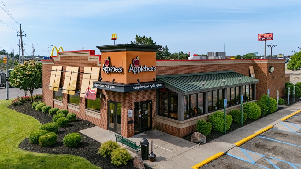 More Photos Of 1950 Pipestone Rd, Benton Harbor Unknown For Lease