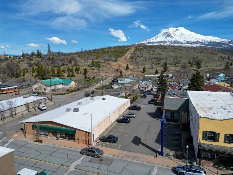 More Photos Of 295 Main St, Weed Office For Sale