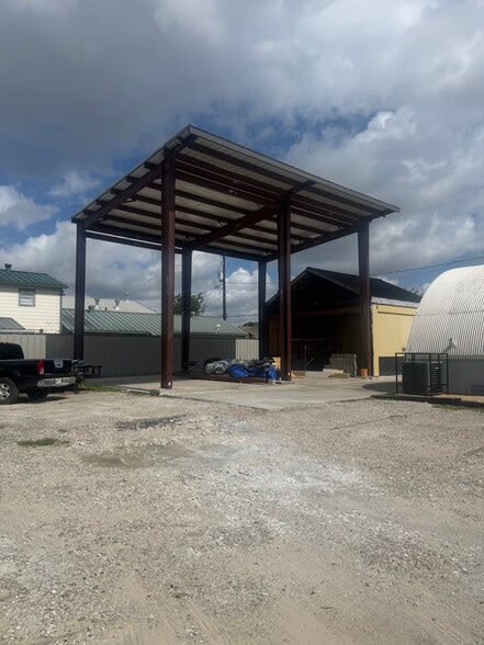 More Photos Of 1103 W Cavalcade St, Houston Industrial For Lease