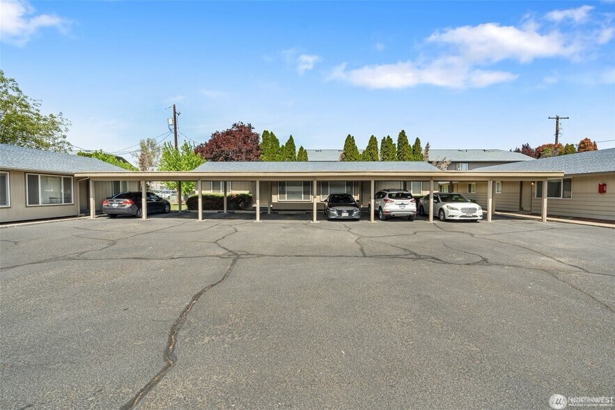 More Photos Of 1011-1015 S 48th Ave, Yakima Apartments For Sale