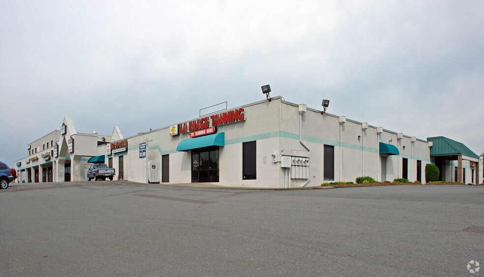 More Photos Of 6000 Meadow Brook Mall Ct, Clemmons Storefront Retail Office For Lease