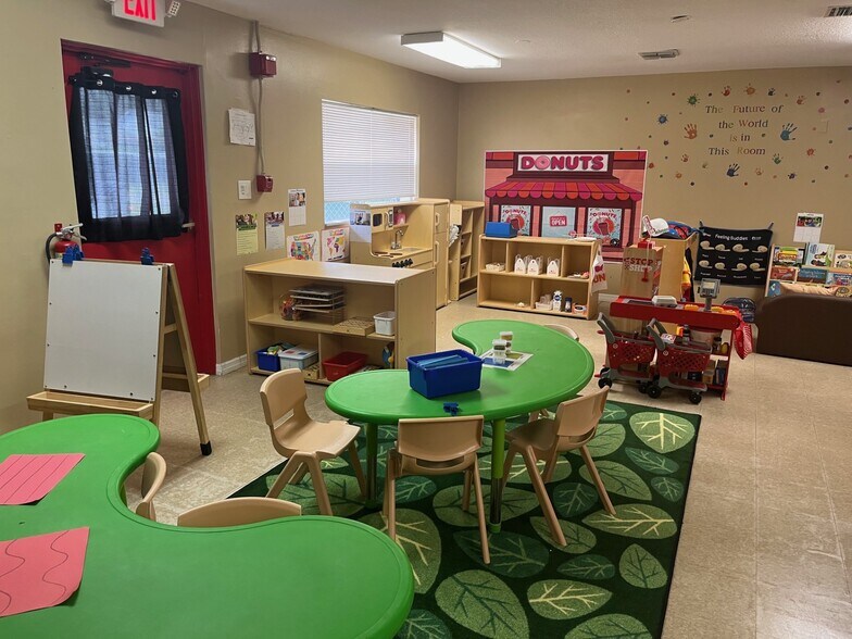 More Photos Of 1329 E Altamonte Dr, Altamonte Springs Daycare Center For Lease