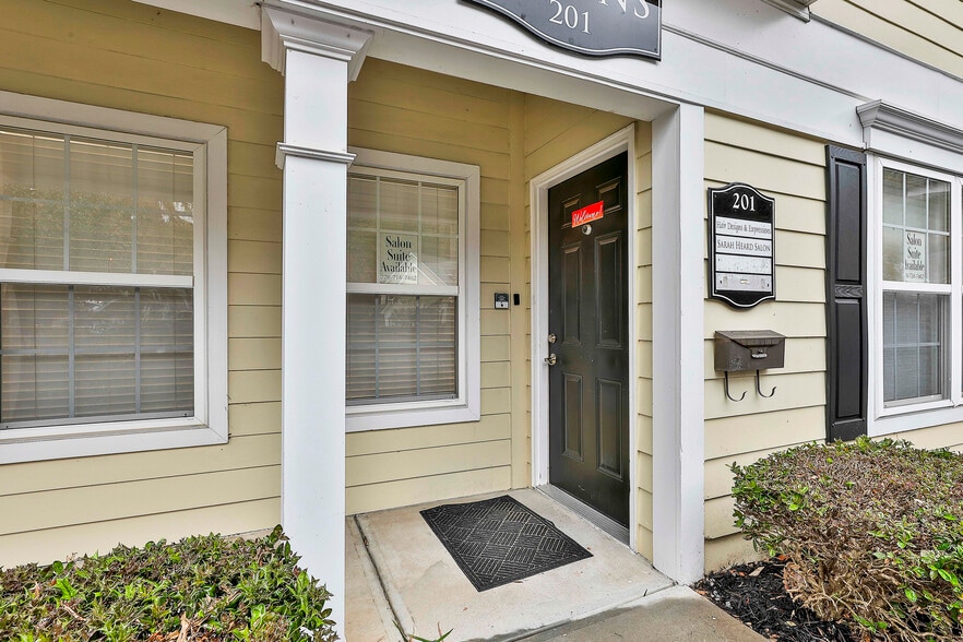 More Photos Of 500 W Lanier Ave, Fayetteville Office For Sale