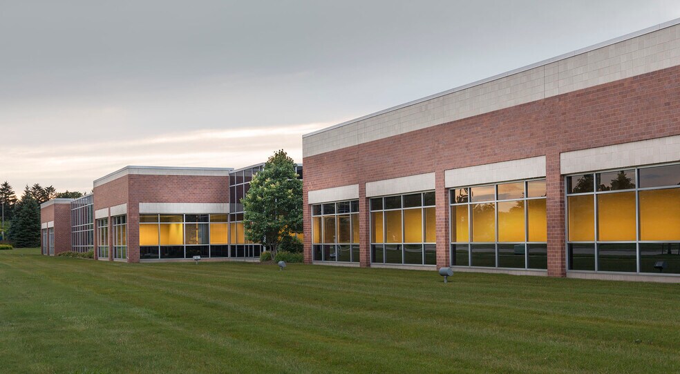 More Photos Of 10200 Innovation Dr, Milwaukee Office For Lease