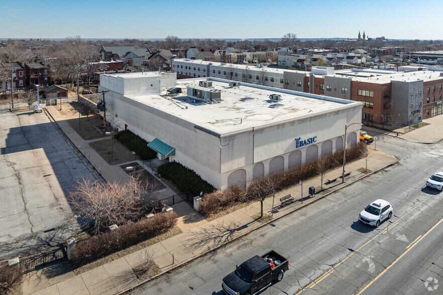 More Photos Of 3654 S Grand Blvd, Saint Louis Office For Sale