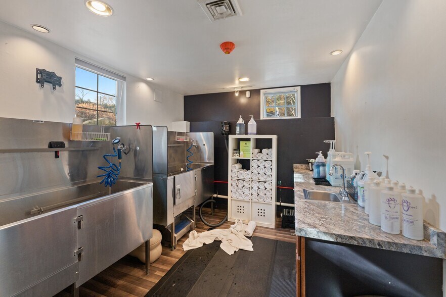More Photos Of 4372 Post Rd, East Greenwich Office Residential For Sale