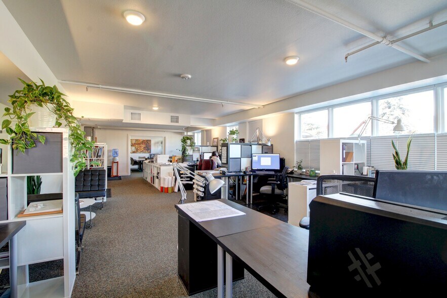 More Photos Of 2930 Broadway St, Boulder Office For Sale