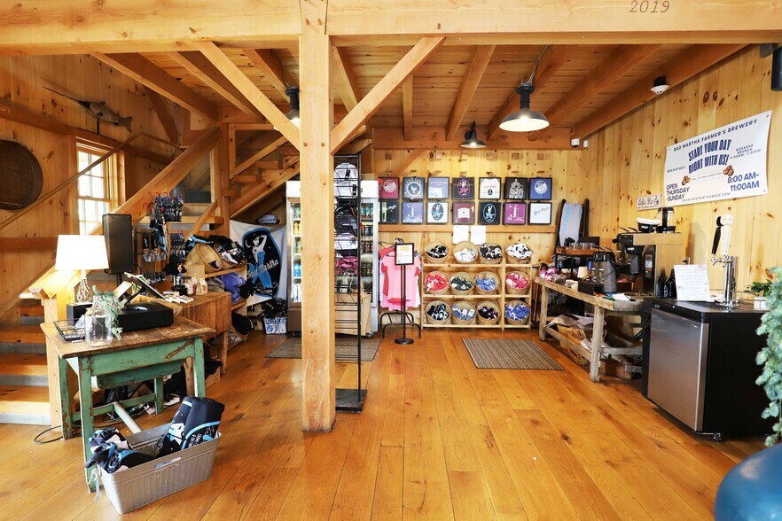 More Photos Of 876 E Falmouth Hwy, Ea Falmouth General Retail For Sale