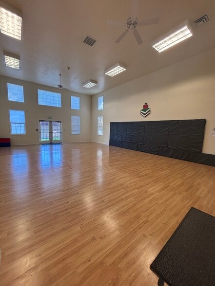 More Photos Of 273 Shoup Ave W, Twin Falls Office For Sale