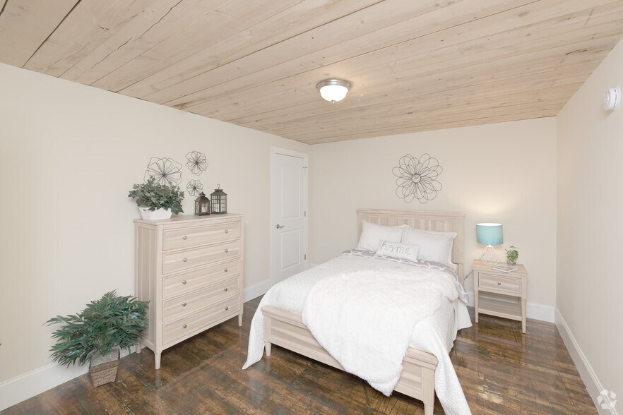 More Photos Of 99 Main St, Warren Apartments For Lease