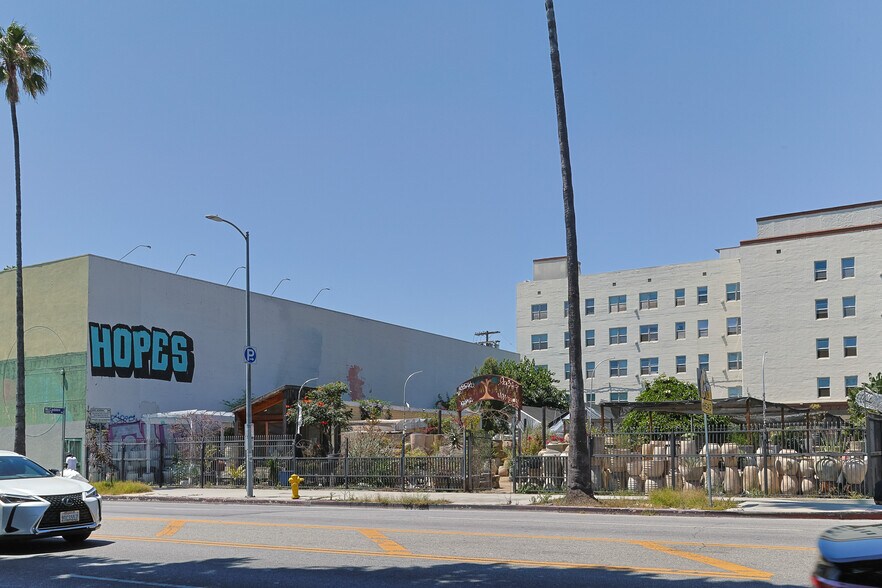 More Photos Of 1532 N Highland Ave, Los Angeles Office For Sale
