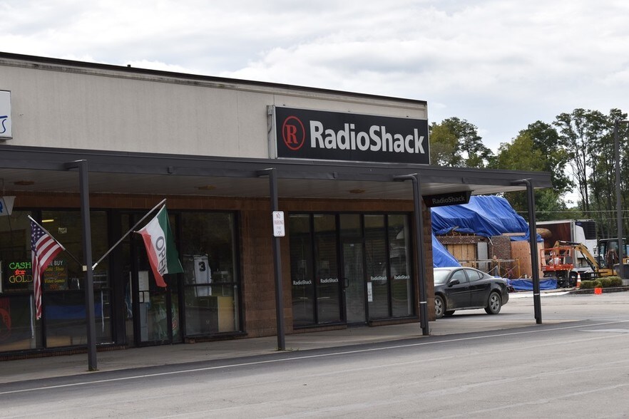 More Photos Of 1600 Cedar St, Elmira Unknown For Lease