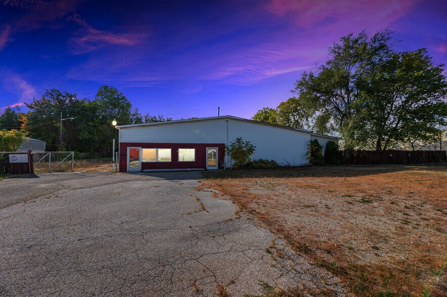 More Photos Of 3905 32nd St, Port Huron Truck Terminal For Sale