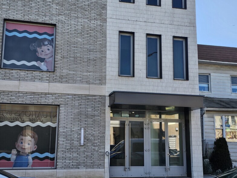 More Photos Of 1514-1530 60th St, Brooklyn Office For Lease