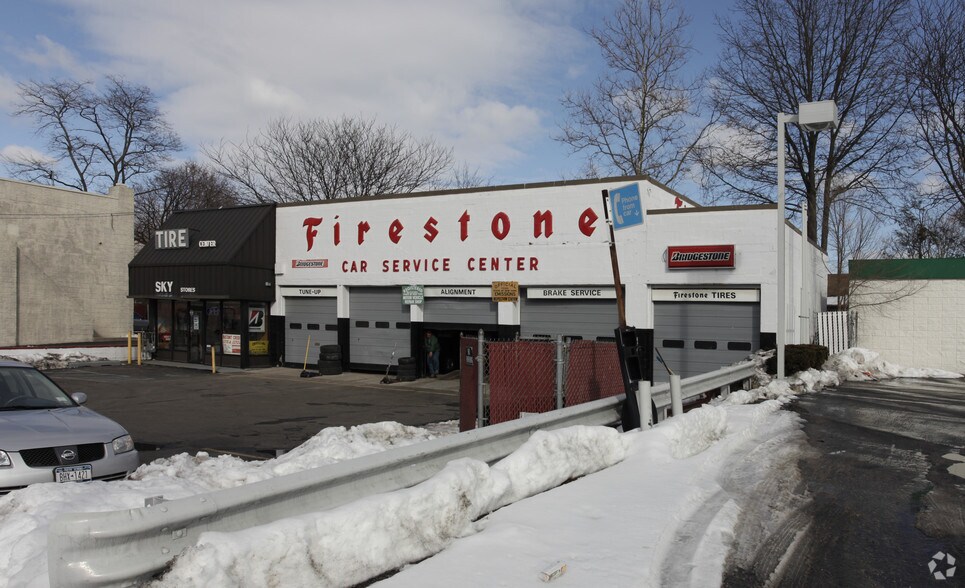 More Photos Of 1281 Deer Park Ave, North Babylon Auto Repair For Lease