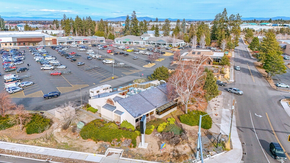 More Photos Of 30 NE Bend River Mall Dr, Bend Restaurant For Lease