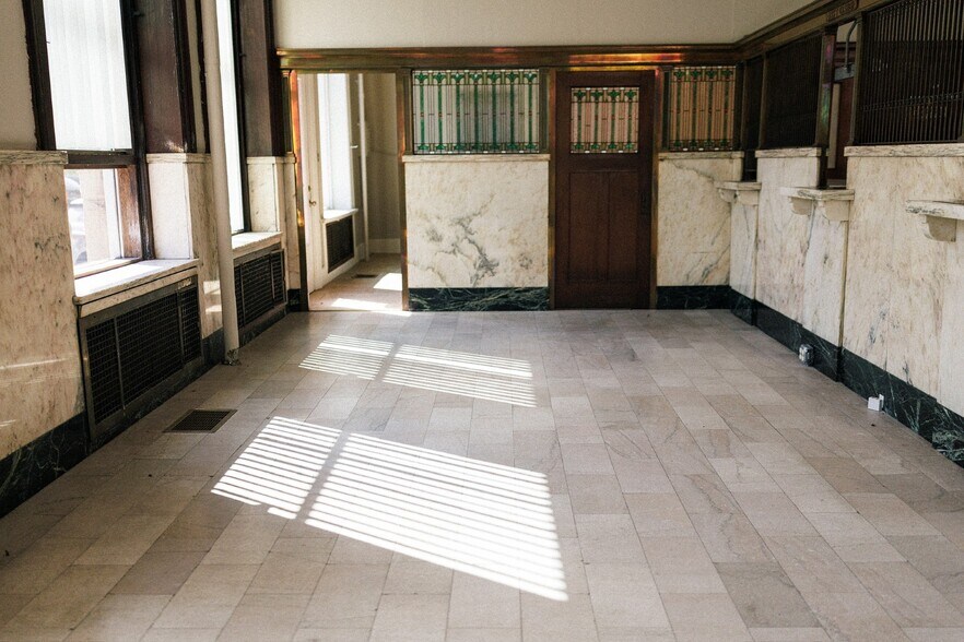 More Photos Of 500 Main St, Brookville Storefront Retail Residential For Lease