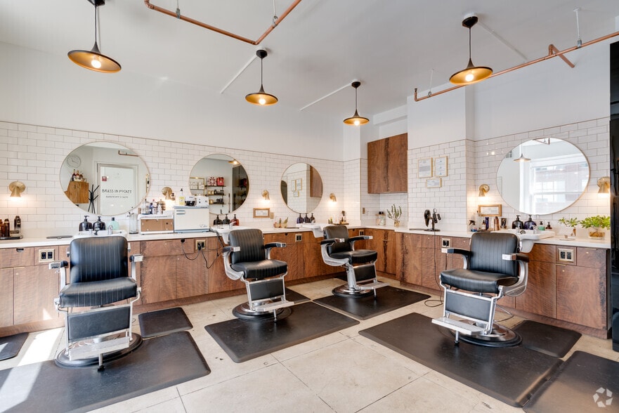 More Photos Of 521-527 W 7th St, Los Angeles Office For Lease