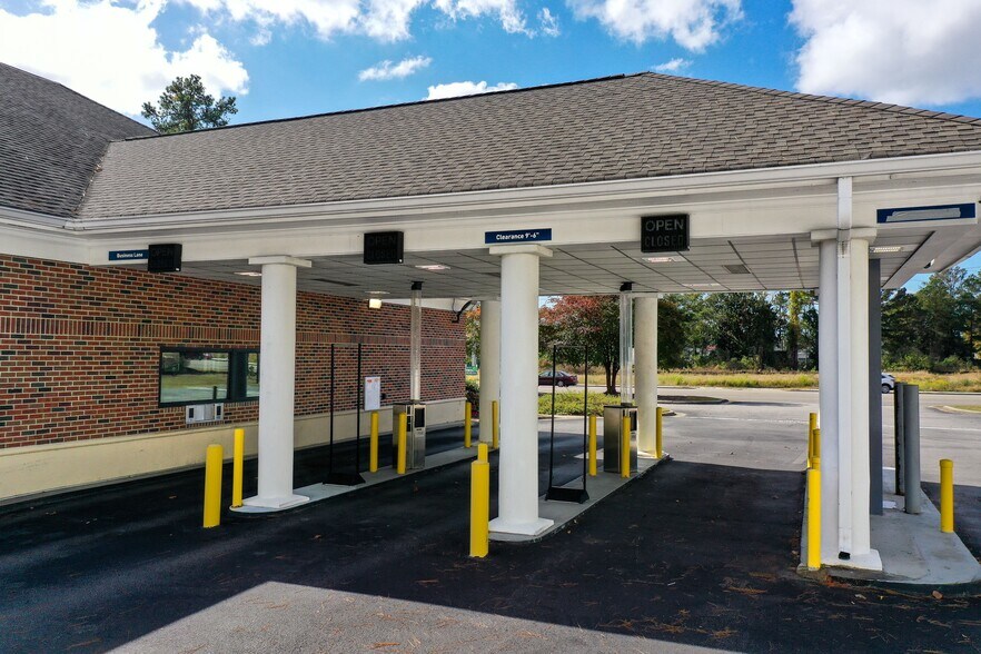 More Photos Of 991 S Mcpherson Church Rd, Fayetteville Bank For Lease