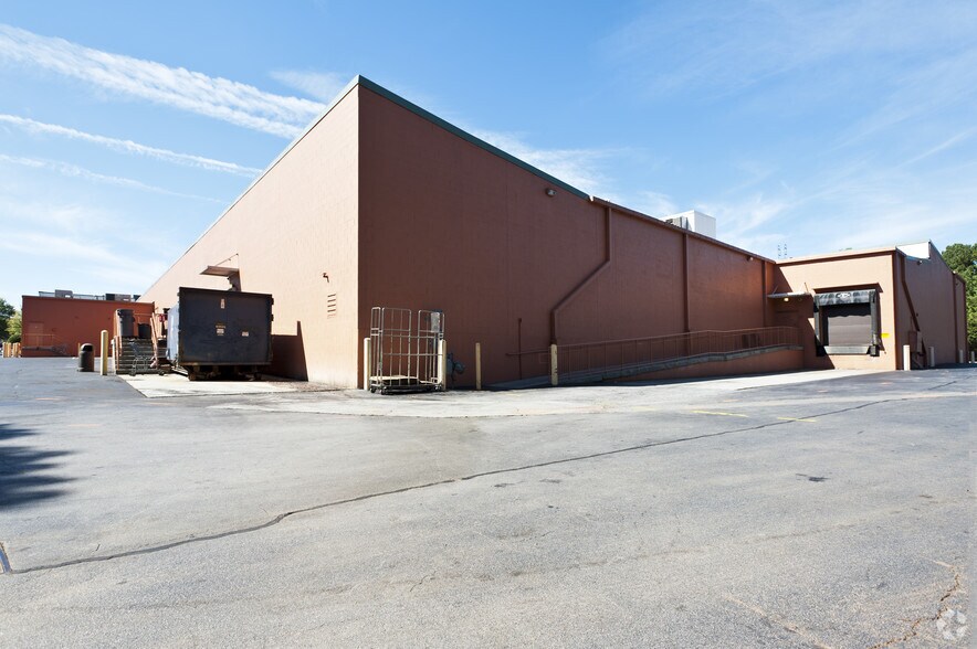 More Photos Of 2121-2137 Lawrenceville Suwanee Rd, Suwanee General Retail For Sale