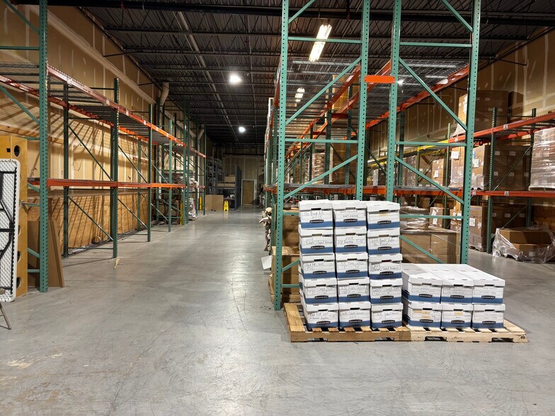 More Photos Of 14-16 Thomas J Rhodes Industrial Dr, Trenton Warehouse For Lease