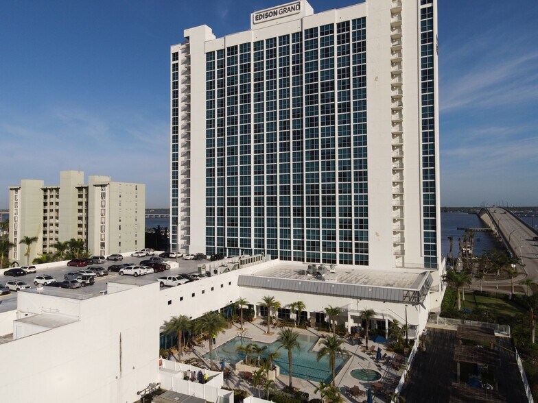 More Photos Of 2500 Edwards Dr, Fort Myers Apartments For Lease