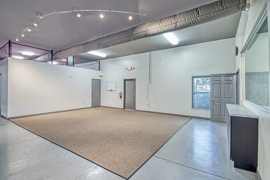 More Photos Of 4857 Palm Beach Blvd, Fort Myers Office For Lease