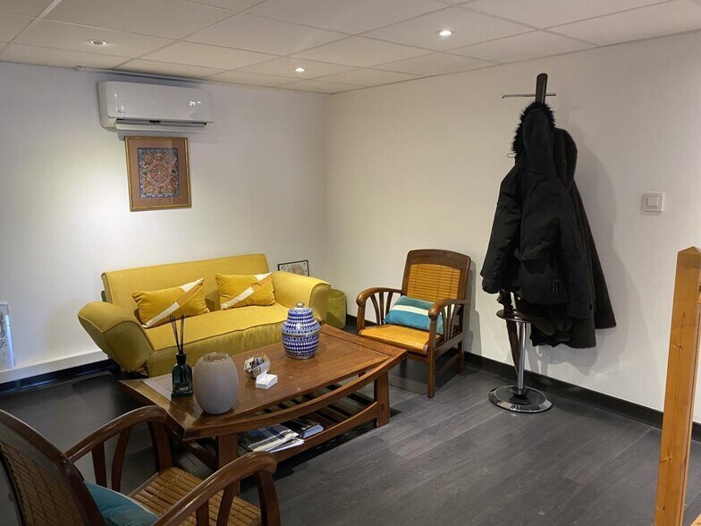 More Photos Of 363 Avenue Victor Hugo, Valence Office For Sale