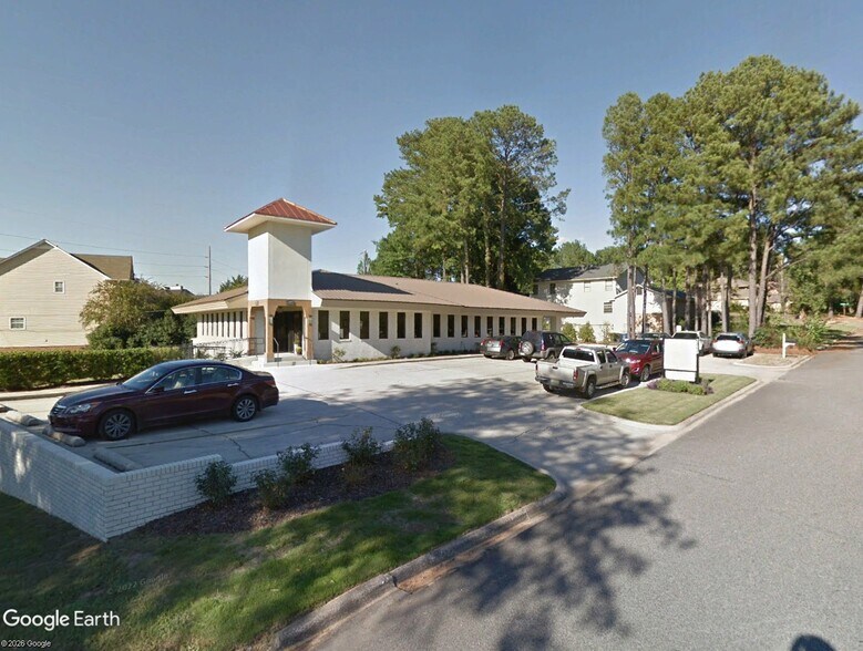 Primary Photo Of 2120 Lynngate Dr, Birmingham Medical For Sale