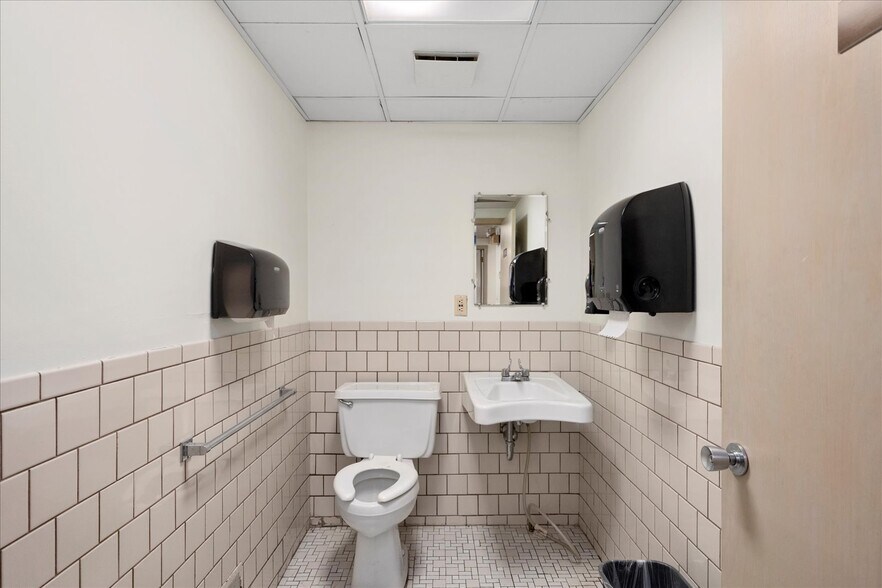 More Photos Of 1660 Champlin Ave, Utica Office Residential For Sale