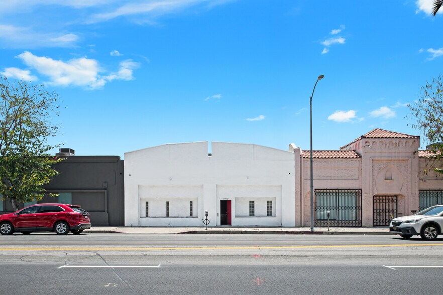 More Photos Of 6910-6912 Santa Monica Blvd, Los Angeles Loft Creative Space For Lease