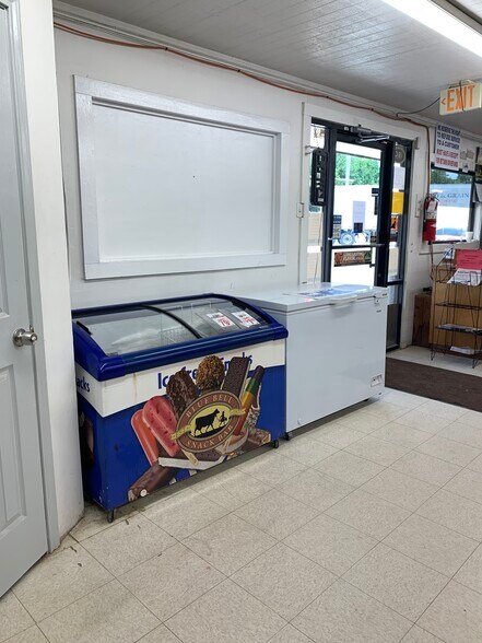 More Photos Of 17186 Highway 321, Dayton Storefront Retail Office For Sale