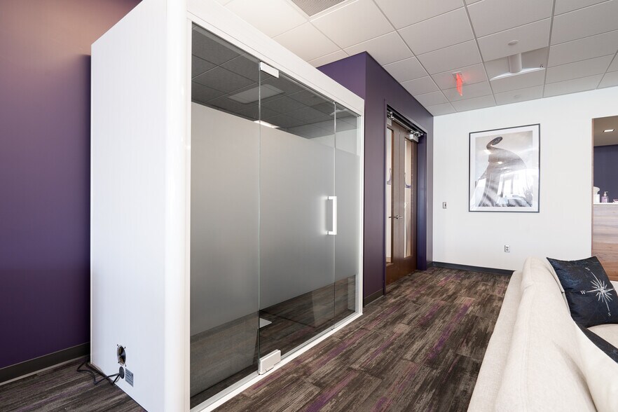 More Photos Of 2685 Vikings Cir, Eagan Office For Lease