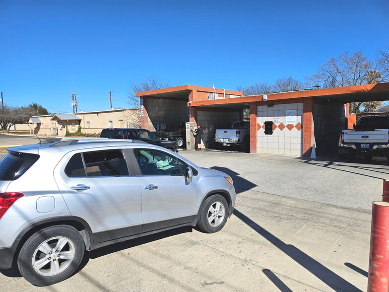 Primary Photo Of 1610 Callaghan Rd, San Antonio Carwash For Sale