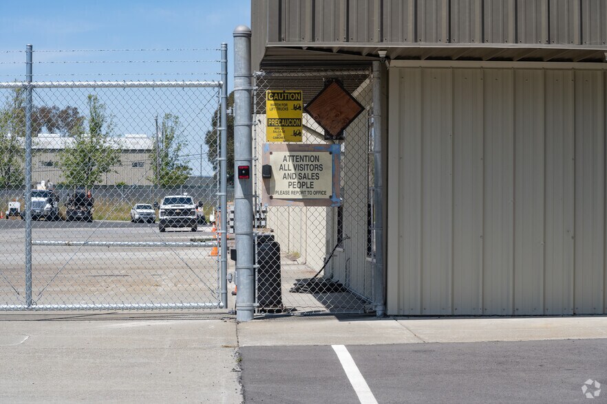 More Photos Of 1111 Green Island Rd, American Canyon Warehouse For Lease