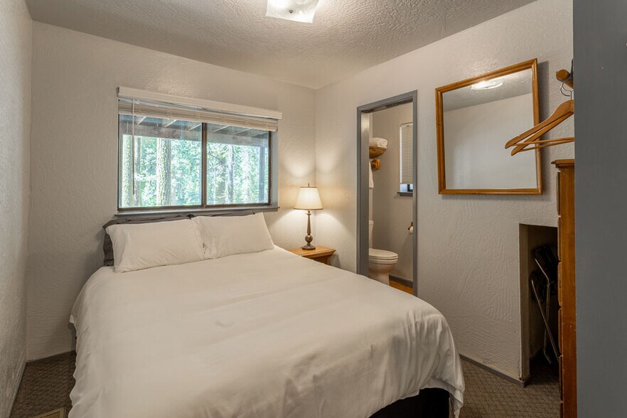 More Photos Of 500 Dodge Ridge Rd, Pinecrest Hotel For Sale