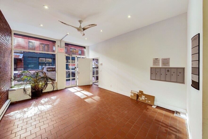 More Photos Of 185 Franklin St, New York Office For Sale