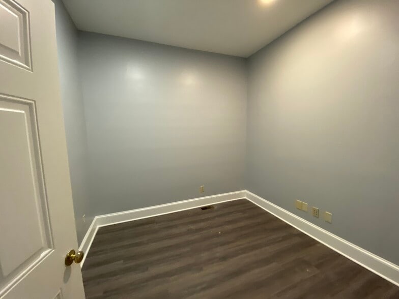 More Photos Of 1029-1057 Dresser Ct, Raleigh Office For Sale