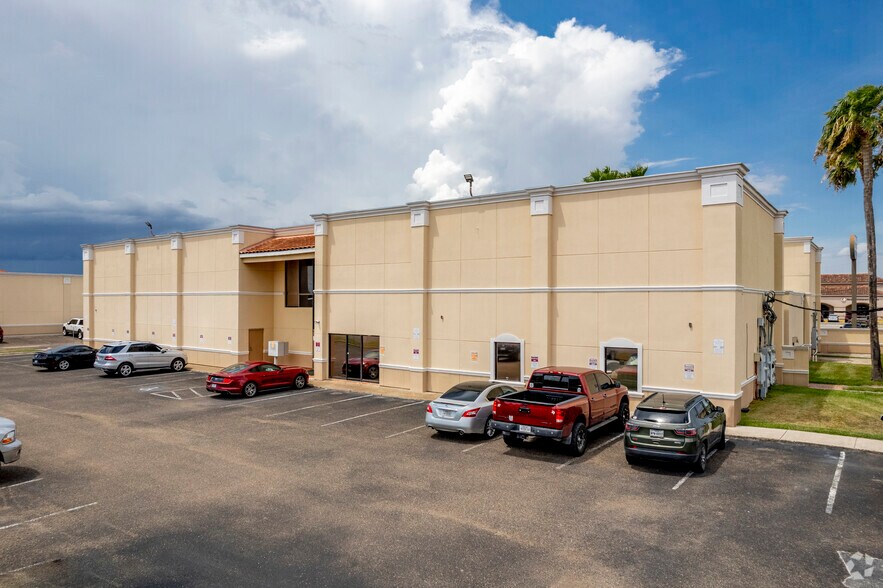 More Photos Of 1821 Sesame St, Harlingen Office For Sale