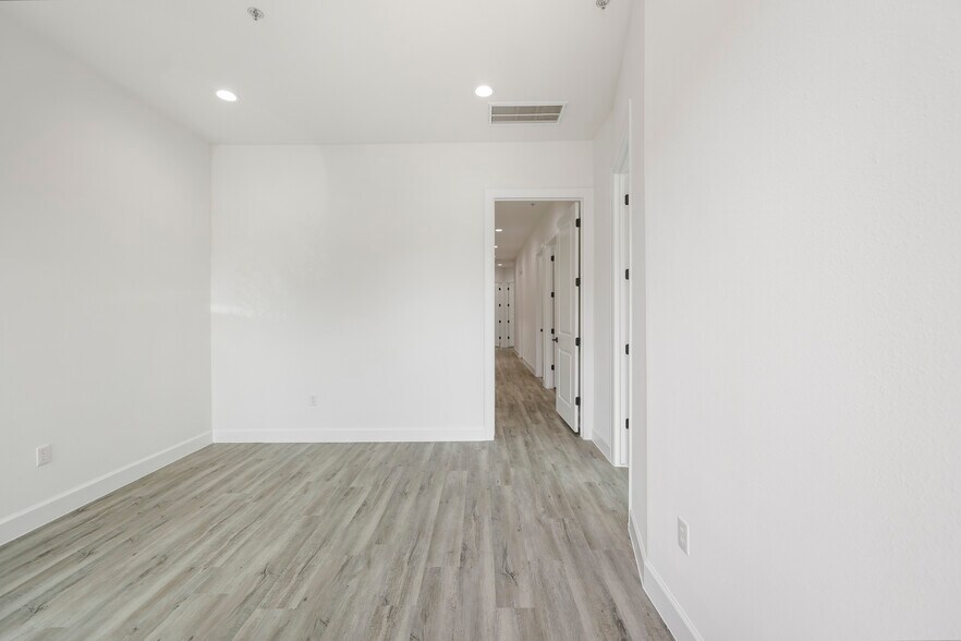 More Photos Of 284 Ed English Dr, Shenandoah Medical For Sale